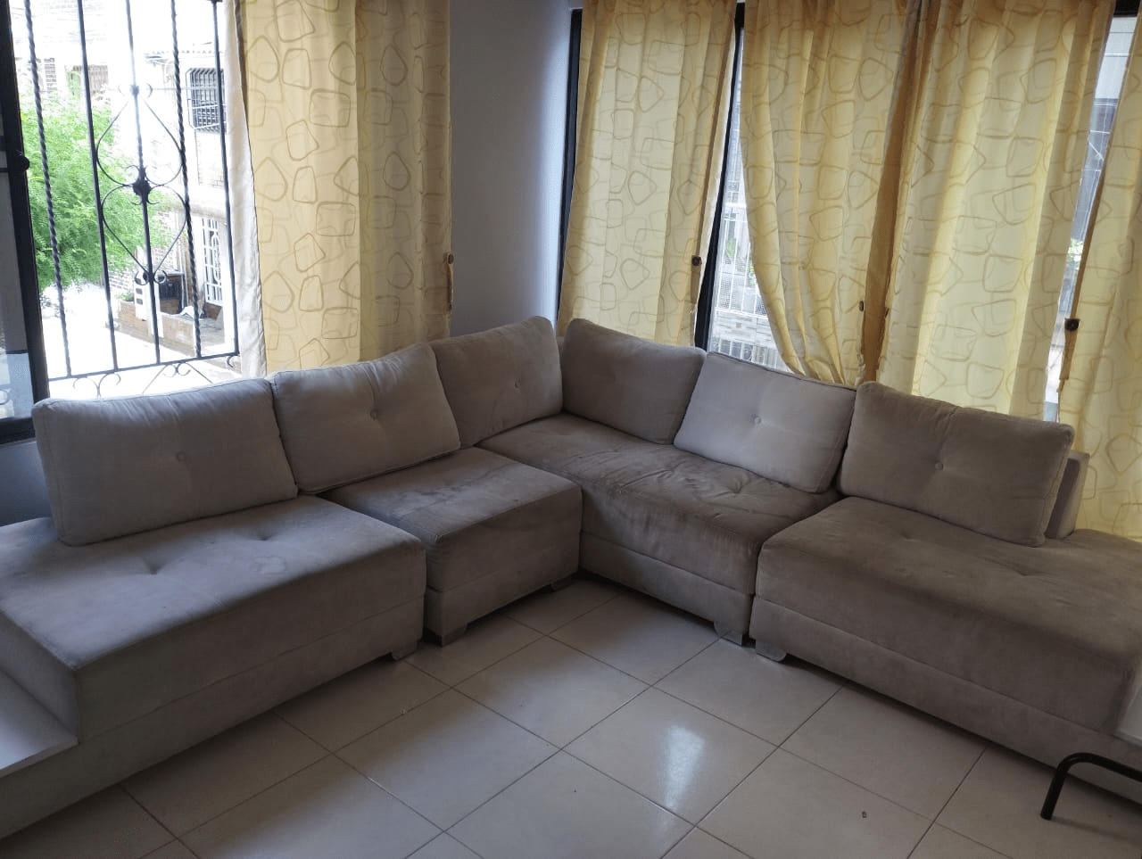 Limpieza profunda de sofás y muebles en Cali